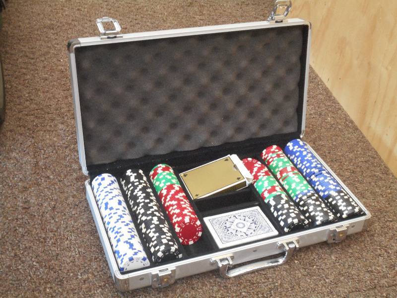 lot 83 image: Complete Poker Chip Set With Travel...