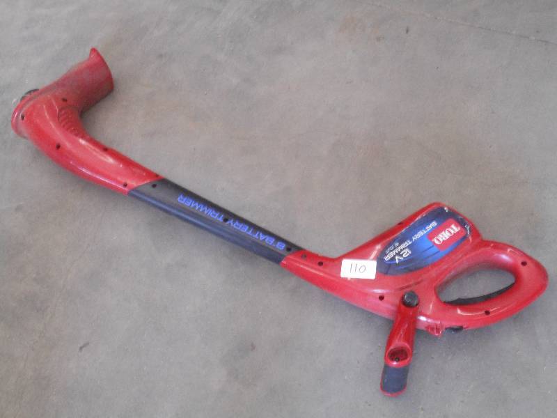 lot 110 image: Toro 12Volt Cordless Trimmer, No Ch...