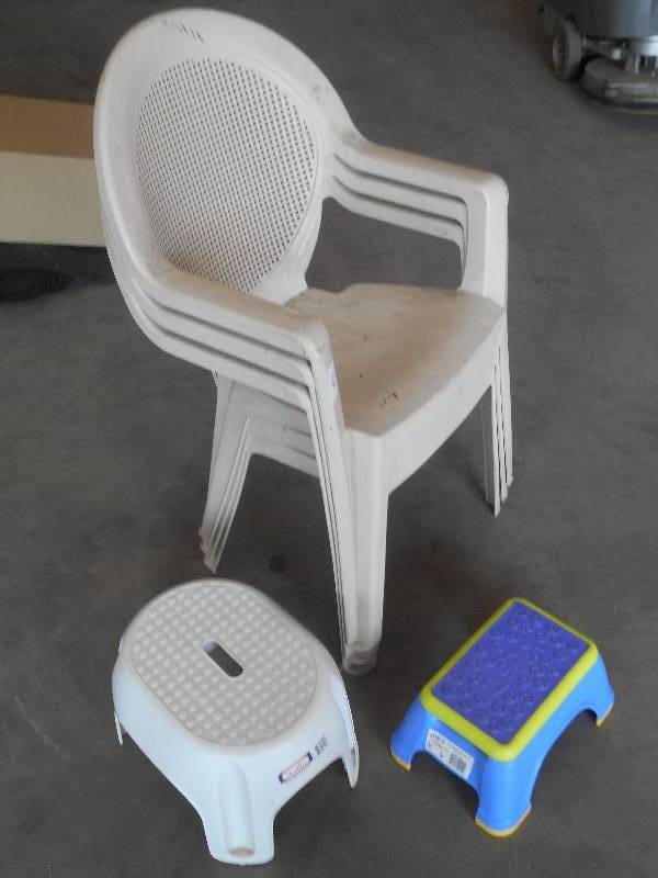 lot 112 image: Lot Of (3) Plastic Lawn Chairs & (2...