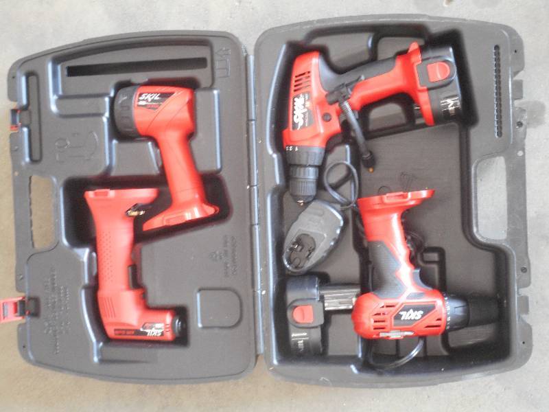 lot 114 image: Skil 12Volt Cordless Tool Set ...