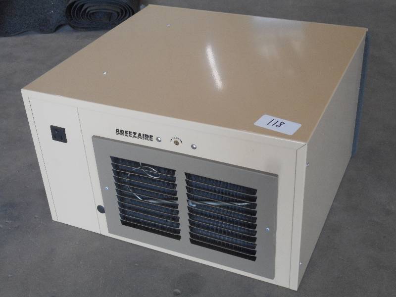 lot 118 image: Breezaire 120Volt Commerial Wine Ce...