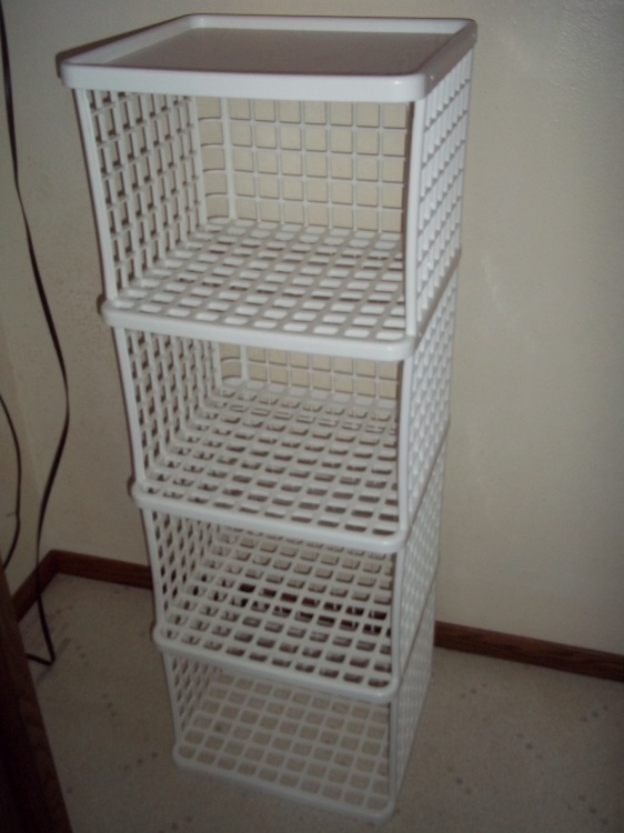 Plastic Shelf with 4 Compartments
