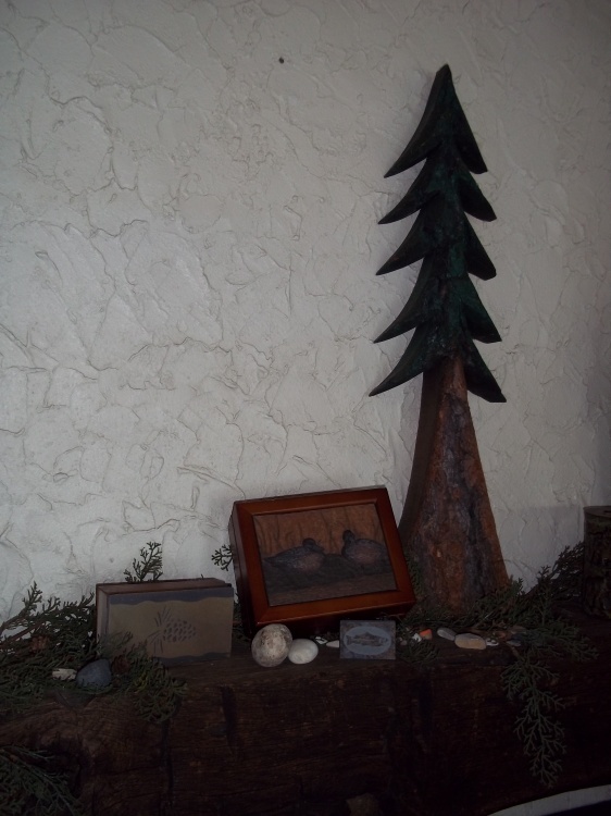 Tree dcor with trinket box