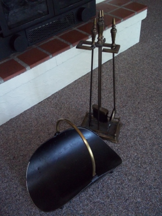Fireplace tool set