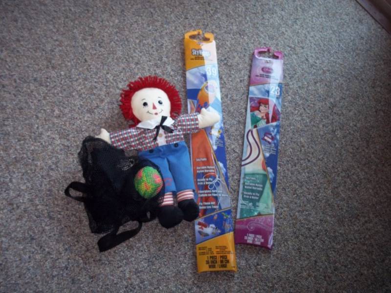 Raggedy Ann and Kites