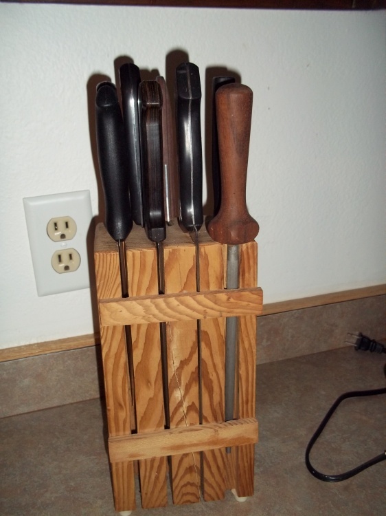 Knife block with knives