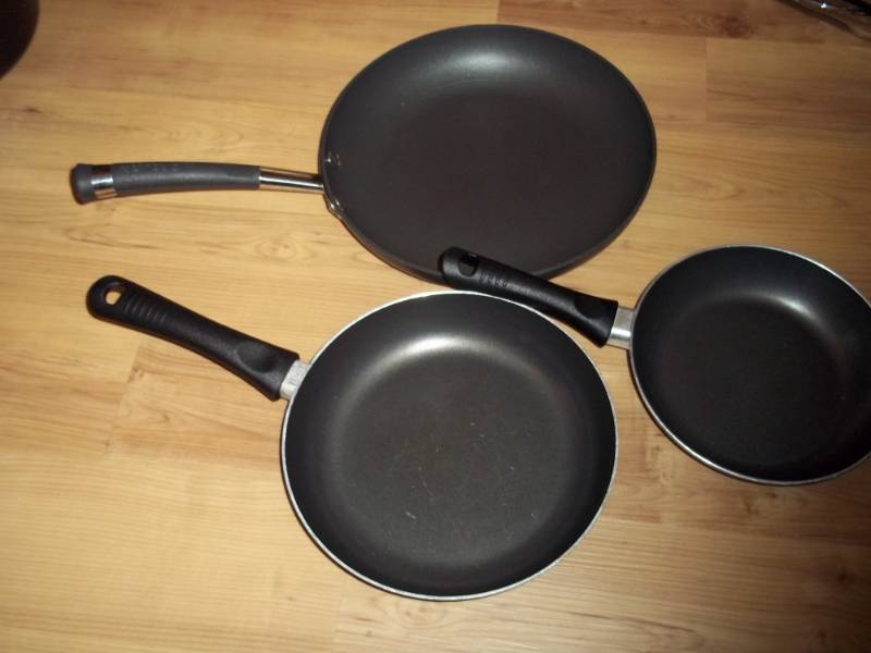 Set of 3 fry pans