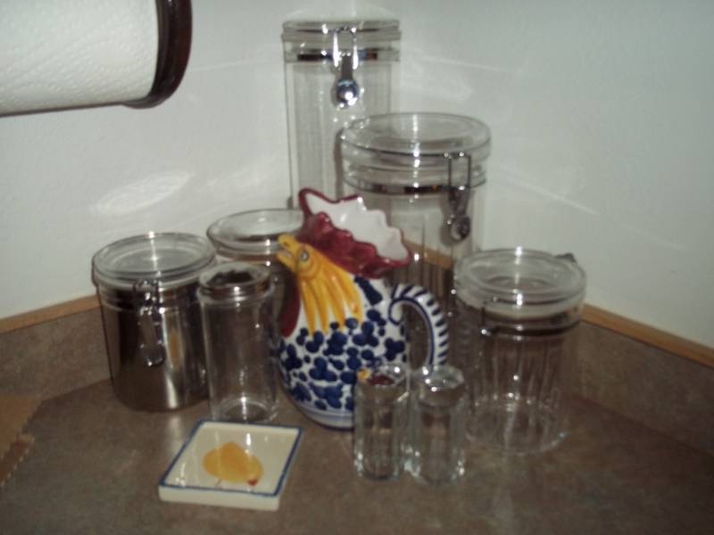 Kitchen storage containers