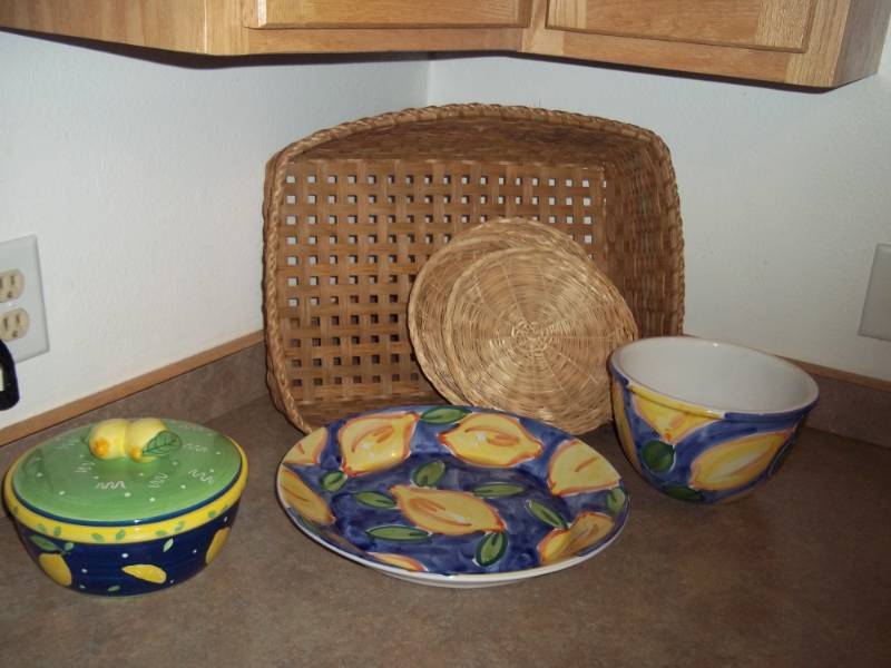 Dcor plates and baskets