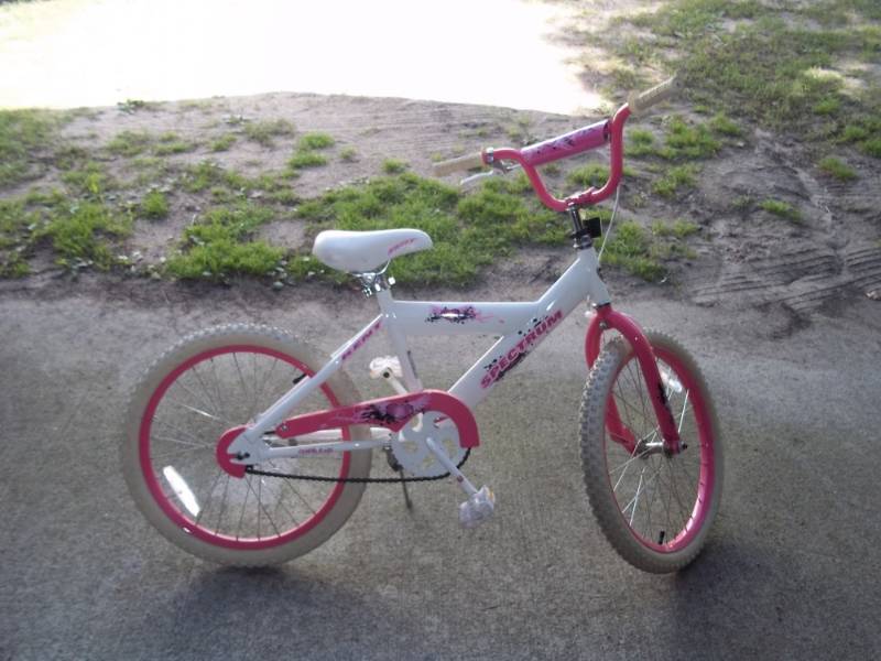 Kids pink bike