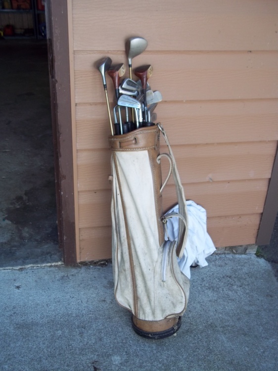 Golf Bag with Golf Clubs