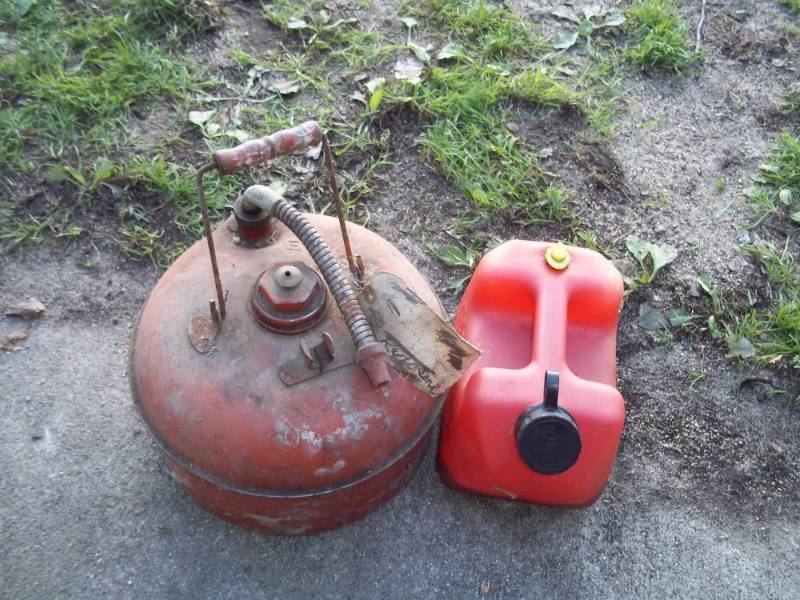 Pair of Gas cans