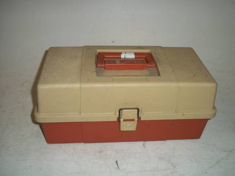 lot 28 image: Tackle Box