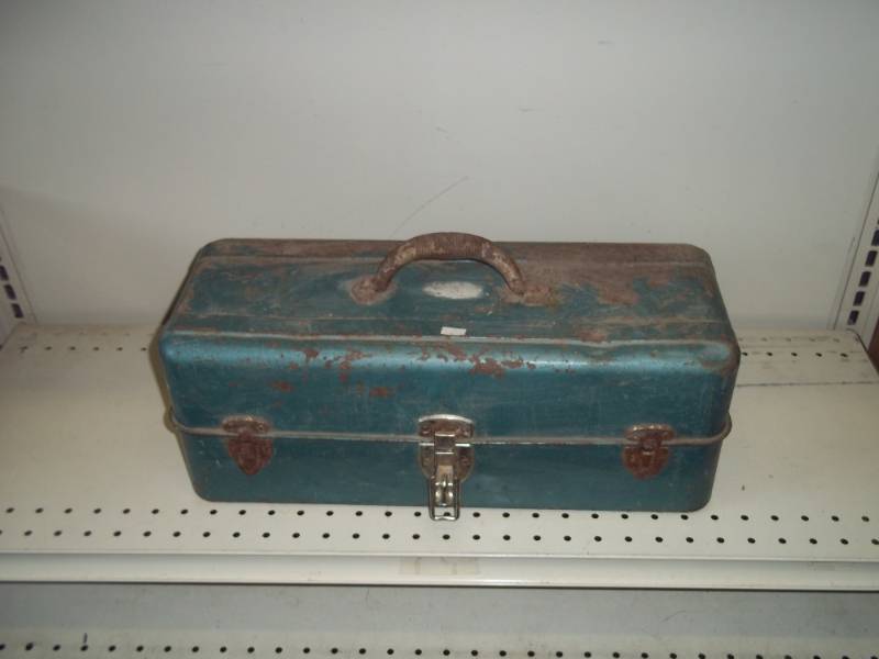 lot 29 image: Tackle Box