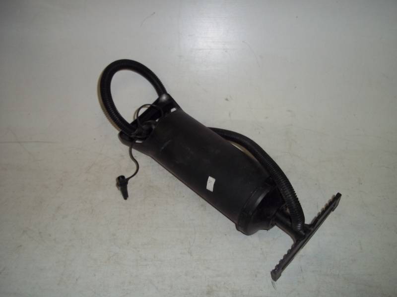 lot 39 image: Air Pump