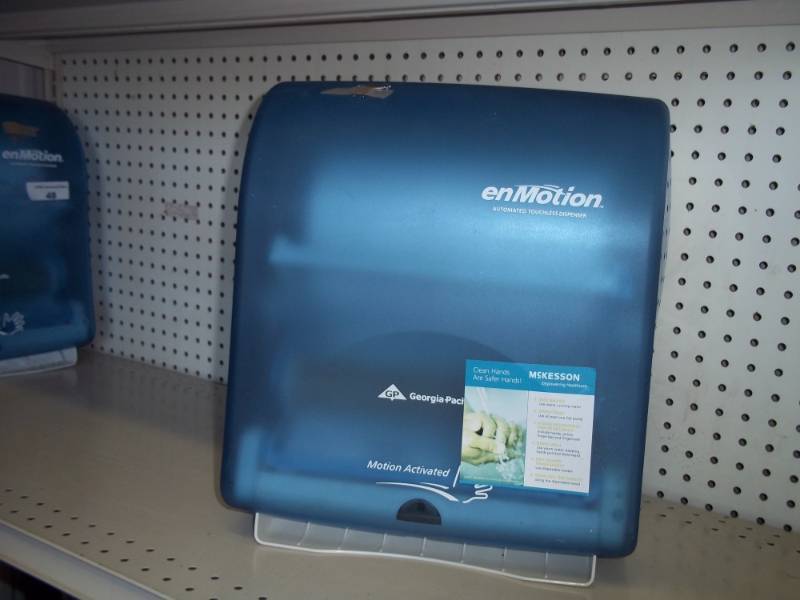 lot 49 image: Automatic Touch less Paper Dispenser with key