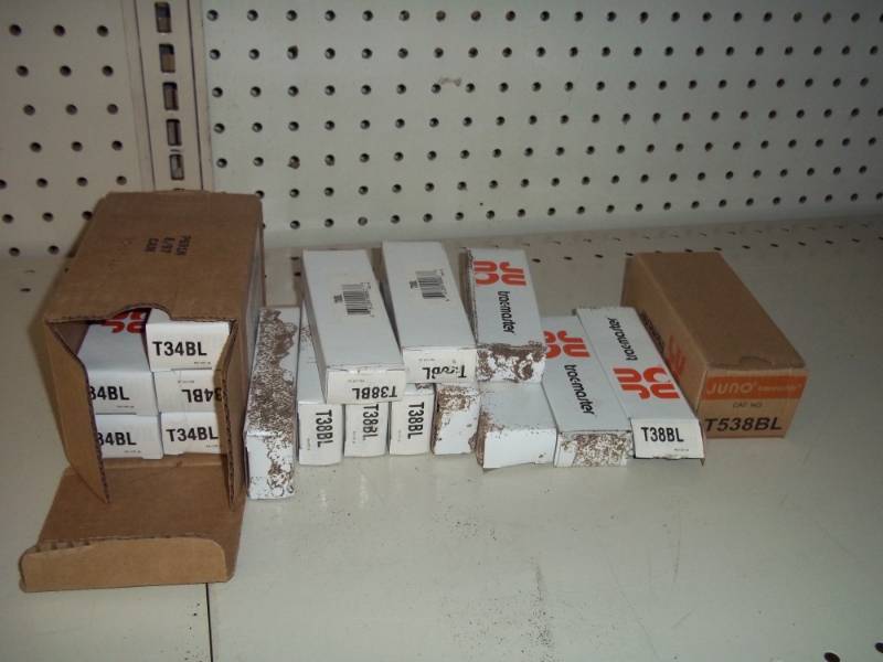 lot 60 image: trac-master  11-t38bl, 1-t538bl, 5-t34bl