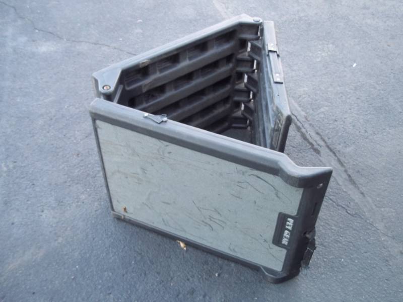 lot 75 image: Folding Pet Ramp
