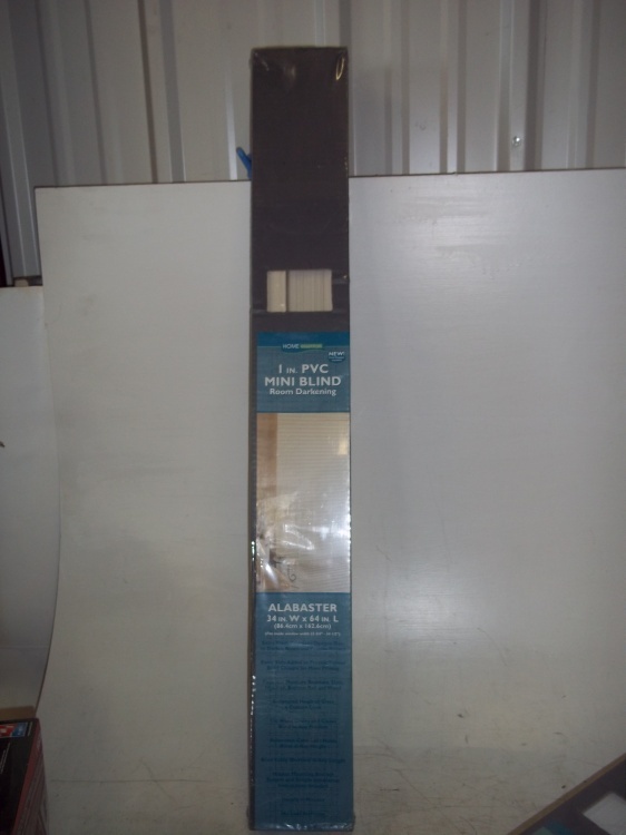 lot 88 image: Mini Blind 34 x 64  Alabaster