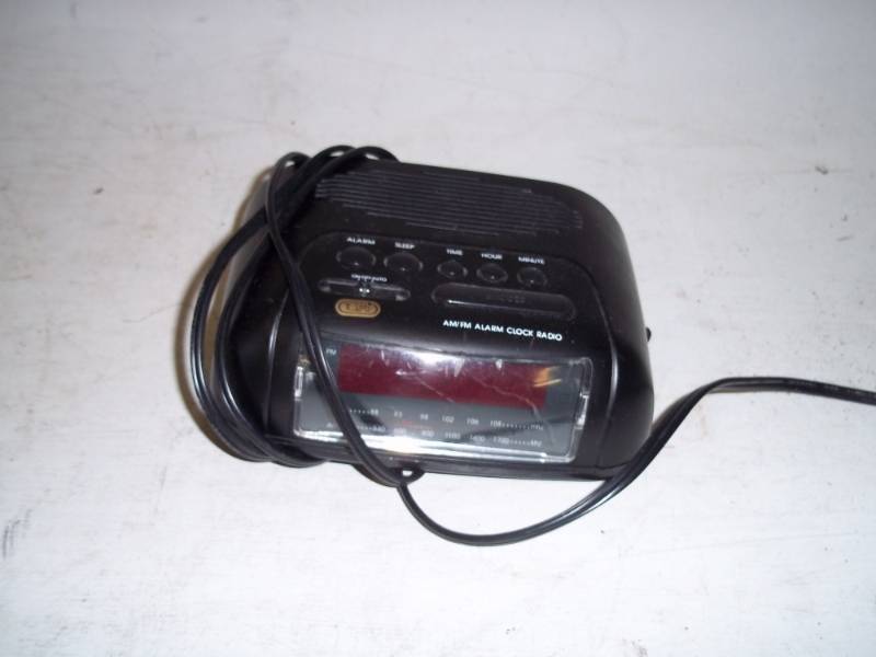 lot 96 image: Clock Radio