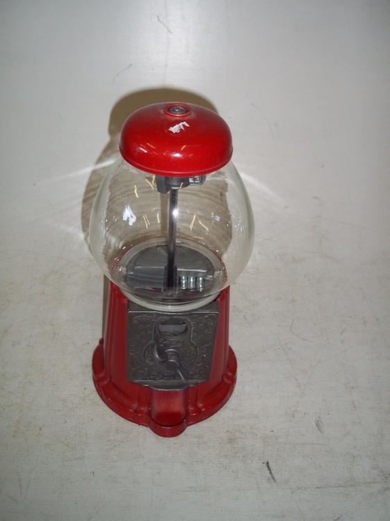 lot 106 image: Gum Ball Machine