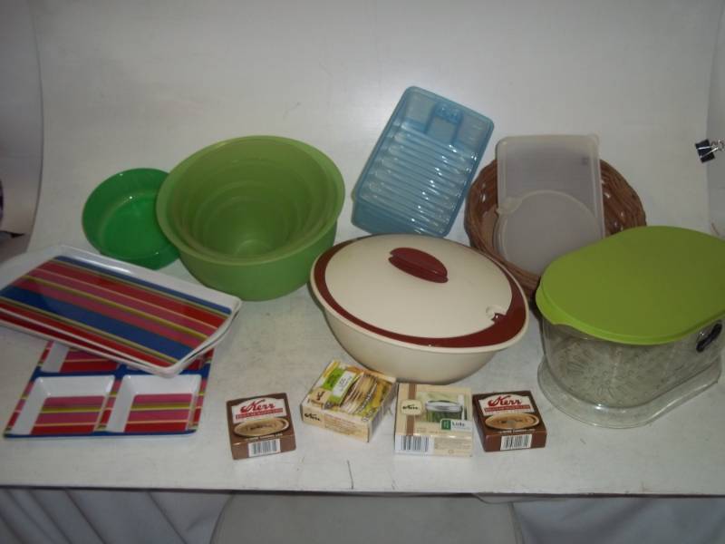 lot 113 image: Lot of Misc Kitchen Bowls, Trays, Jar Lids, etc