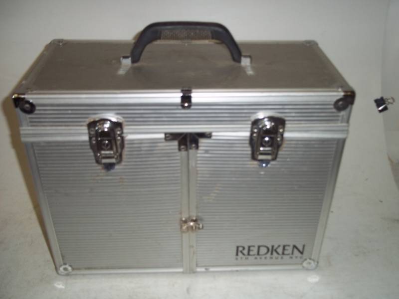 lot 118 image: Beauty Case