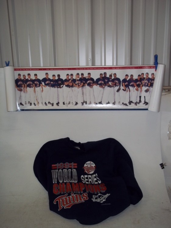 lot 119 image: Twins Poster and Sweatshirt XL