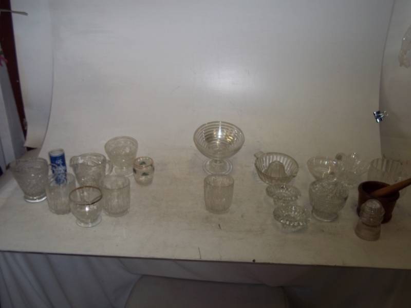 lot 125 image: Misc Glassware