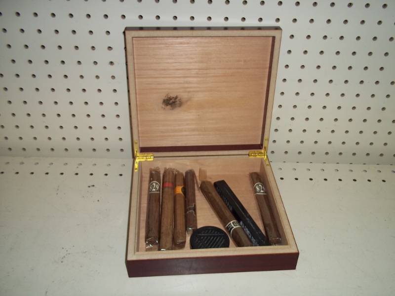 lot 140 image: Wood Cigar Box