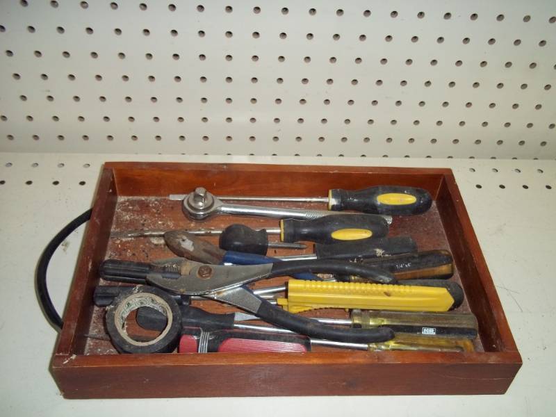 lot 142 image: Set of Screwdrivers and Pliers with wood Drawer