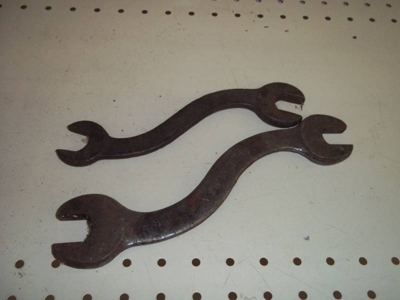 lot 143 image: Set of 2 Vintage Wrenches