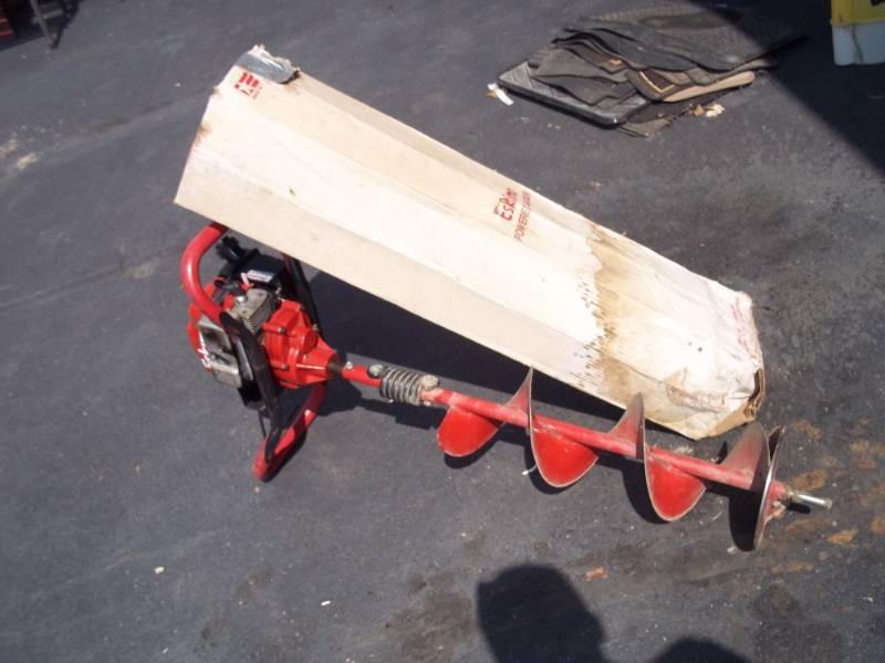 lot 146 image: Eskimo Ice Auger Dirt Auger