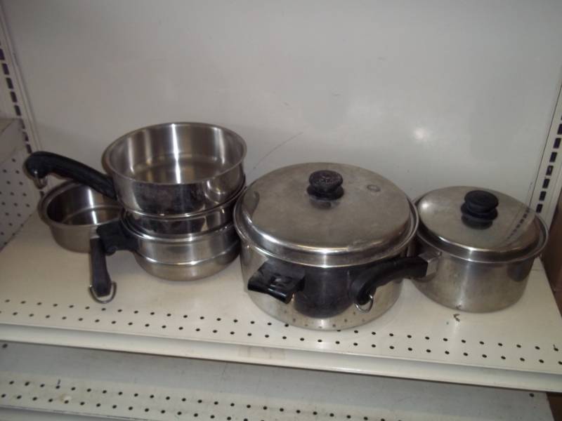 lot 156 image: Cookware Set
