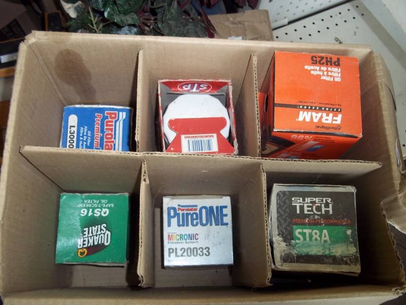 lot 176 image: Lot of 10 Misc Oil Filters