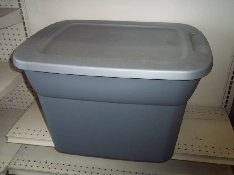 lot 184 image: Storage Tote with Lid