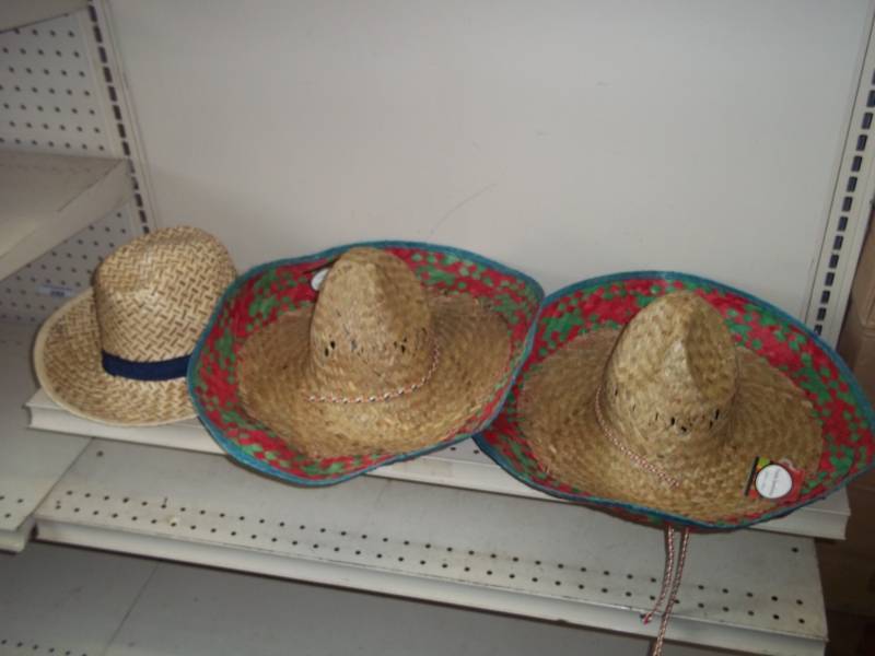 lot 186 image: Sunbaro Hats