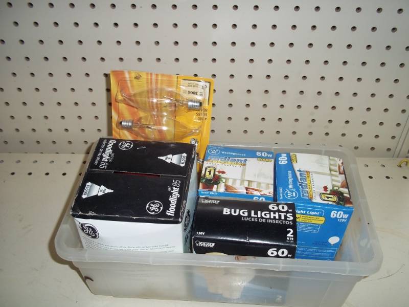 lot 198 image: Tote of Unopened Light Bulbs