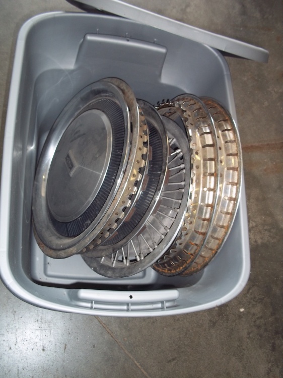 lot 204 image: Tote with Olds Hub Caps