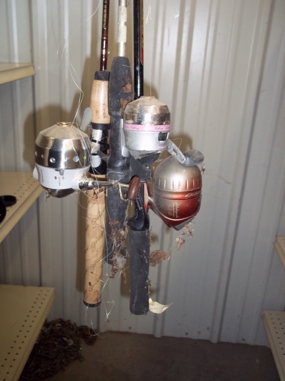 lot 208 image: Lot of 3 Fishing Rods