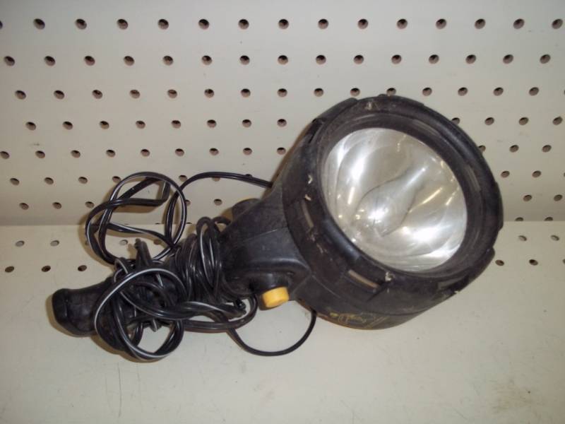 lot 220 image: Spot Light