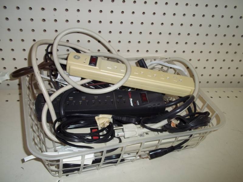 lot 225 image: Basket with Power Strip bars