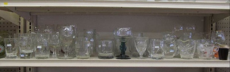 lot 2 image: Glassware