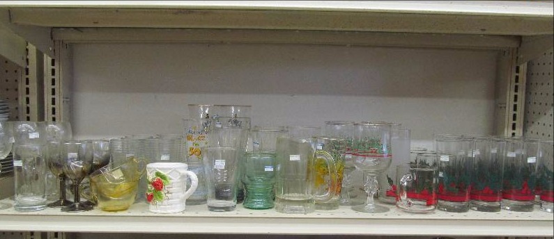 lot 3 image: Glassware
