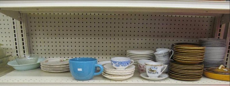 lot 9 image: Collectible Plates