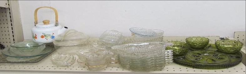 lot 11 image: Glassware