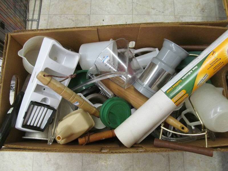 lot 19 image: Kitchen Utensils