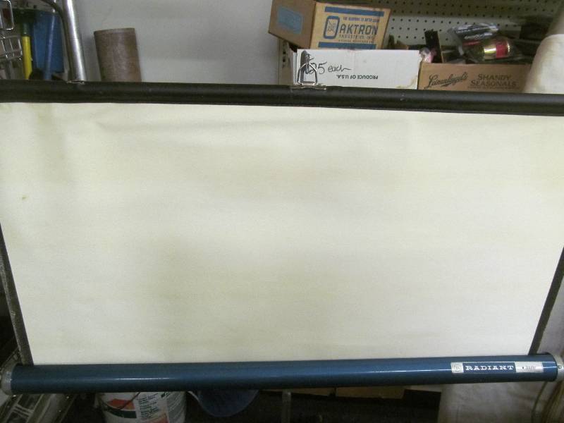 lot 31 image: Projector Screen