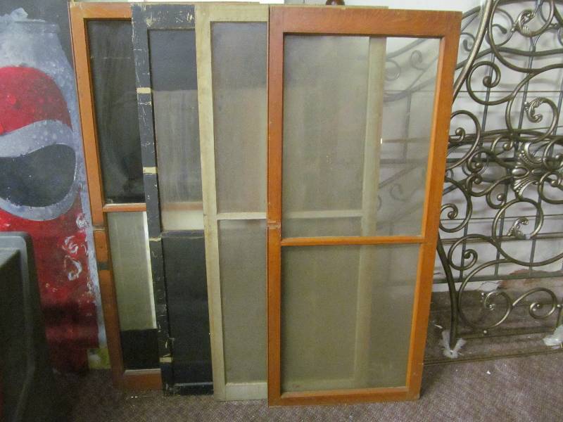 lot 59 image: Vintage Windows