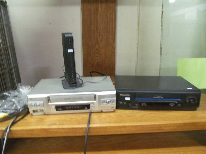 lot 74 image: VCRVHSRouter